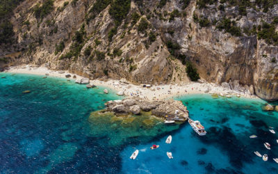Cala Mariolu or Ispuligidenie? Naming a beautiful coves in Sardinia
